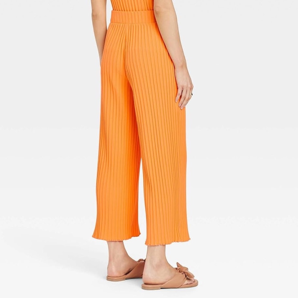 Brand New Never Worn Wide Leg Ribbed Ankle Pants